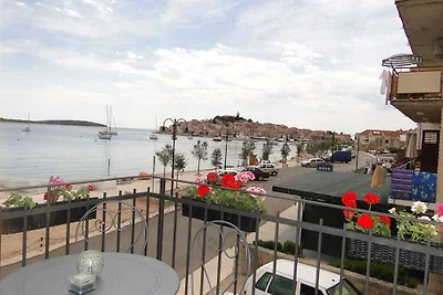 Ferienwohnung mit einen Balkon und Meerblick