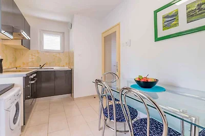 Ferienwohnung mit Garten und Klimaanlage