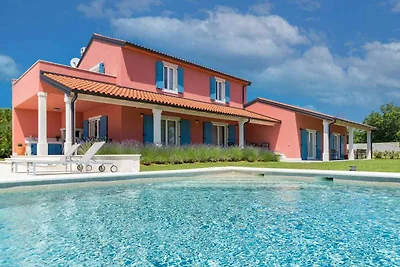 Villa mit Klimaanlage und Pool