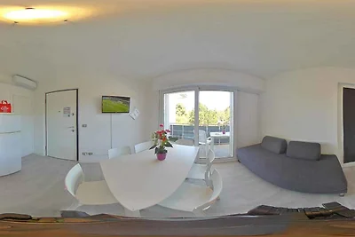 Ferienwohnung mit Klimaanlage und Balkon