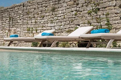 Villa mit Klimaanlage und Pool