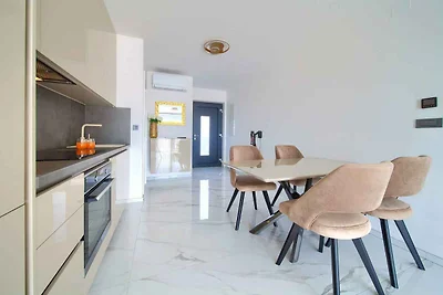 Ferienwohnung Mira Residence, 4 Personen