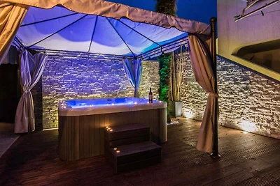Ferienwohnung mit Pool und Whirpool