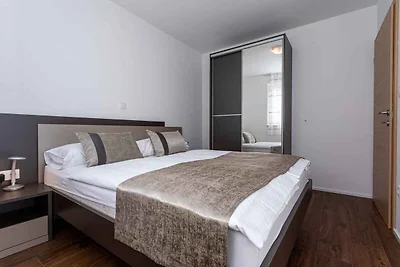 Ferienwohnung mit Klimaanlage und Balkon