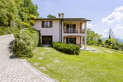 Ferienhaus Mit Terasse und Pool