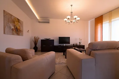 Ferienwohnung mit Pool und Klimaanlage