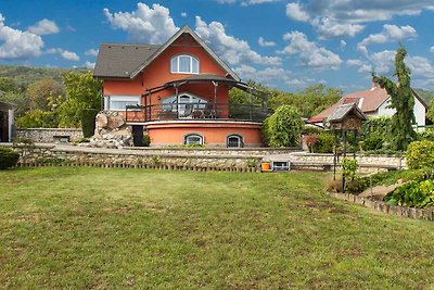 Ferienhaus mit Panoramablick auf den Plattens