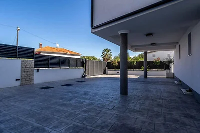Ferienhaus mit Klimaanlage und Aussenpool