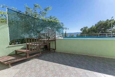 Ferienwohnung mit Balkon und Pool