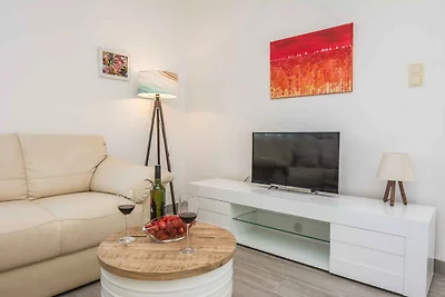 Ferienwohnung mit Balkon, Parkplatz und
