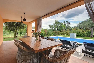 Villa mit Klimaanlage und Pool