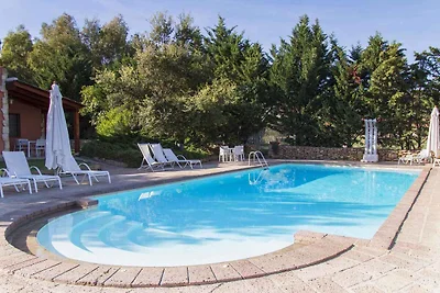 Studio mit Swimmingpool und Klimaanlage