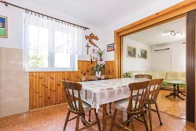 Ferienwohnung mit Balkon und Grillmöglichkeit