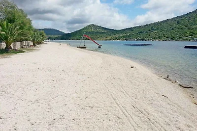 Gemütliche Ferienwohnung Mirna in Rogoznica m