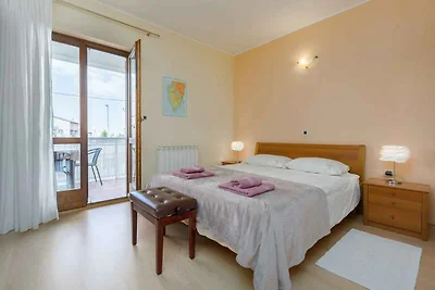 Ferienwohnung mit Klimaanlage und Balkon