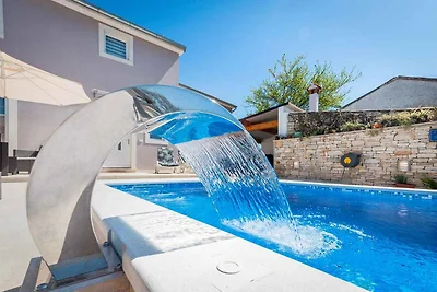 Ferienhaus mit Aussenpool