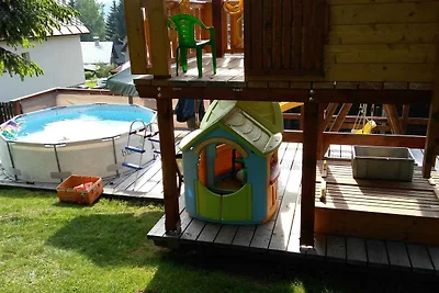 Ferienhaus mit Spielplatz und Panorama