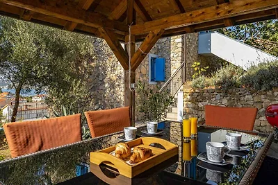 Villa mit Pool und Meerblick
