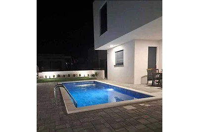 Ferienhaus mit Pool-Anlage und Klimaanlage