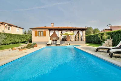 Villa mit Privatpool
