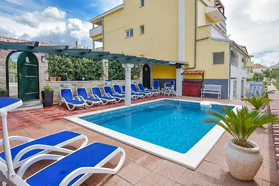 Ferienwohnung mit Pool und Klimaanlage