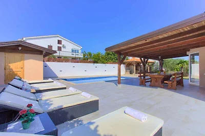 Ferienhaus mit Pool