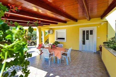 Ferienwohnung mit Pool und Klimaanlage