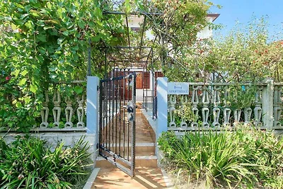 Ferienwohnung mit schönem Balkon mit Tisch un