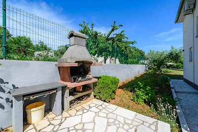 Villa mit Pool und Klimaanlage