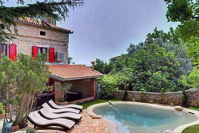 Villa mit Pool und Klimaanlage