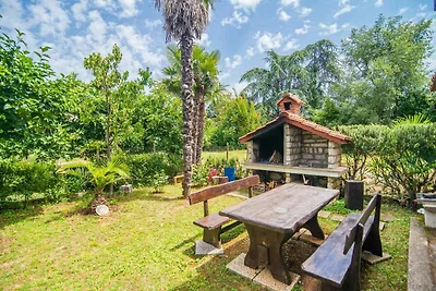 Einfach eingerichtetes Apartment mit 2 Schlaf