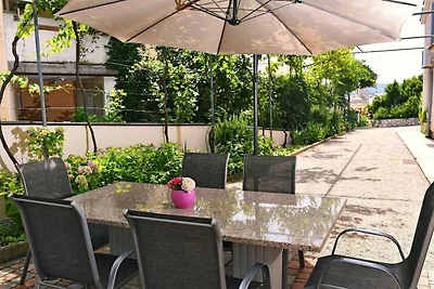 Ferienwohnung mit Terrasse und Grill