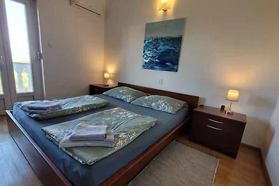 Ferienhaus mit Pool und Grill
