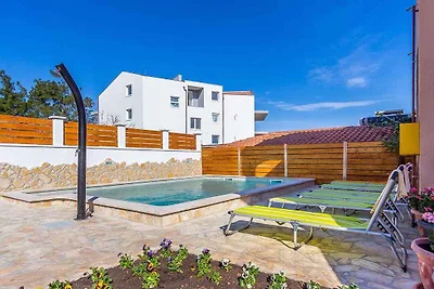 Ferienwohnung mit Pool und Sonnenterrasse
