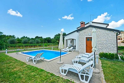 Villa mit Pool und Klimaanlage