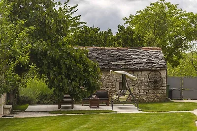 Villa mit Pool und Klimaanlage