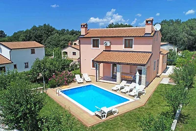 Villa mit Pool und Klimaanlage