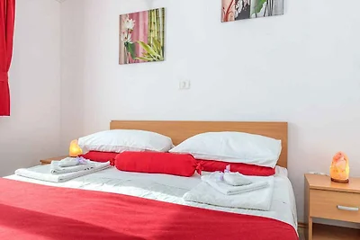 Ferienwohnung mit Terrasse und Balkon