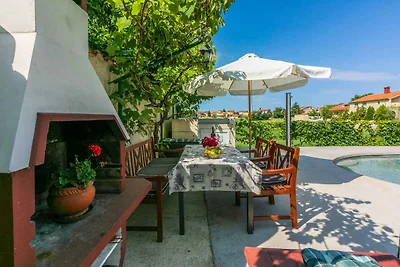 Ferienwohnung mit Pool und Grillmöglichkeit