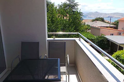 Studio mit Balkon und Klimaanlage