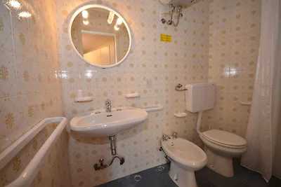 Studio mit Klimaanlage und Balkon