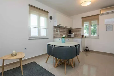 Ferienwohnung mit Terrasse und Grill