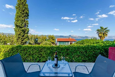 Ferienwohnung mit Klimaanlage und Terrasse, d