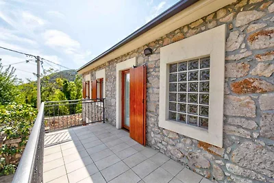 Ferienhaus mit Pool und Klimaanlage