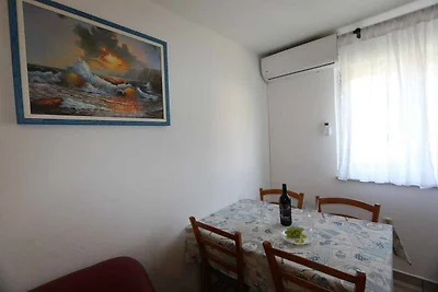 Ferienwohnung mit Klimaanlage und Balkon