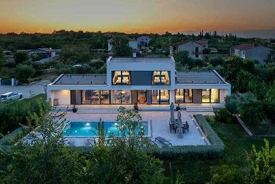 Villa mit Klimaanlage und Pool