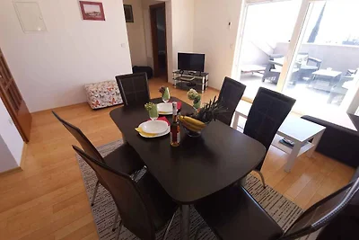 Ferienwohnung mit modernen Möbeln und
