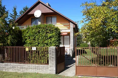 Ferienhaus mit Color-SAT-TV und Mikrowelle