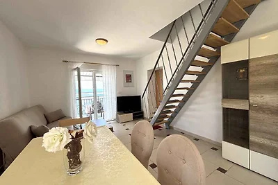 Ferienwohnung mit Pool und Meerblick