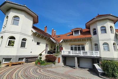Ferienwohnung mit Pool und Internet